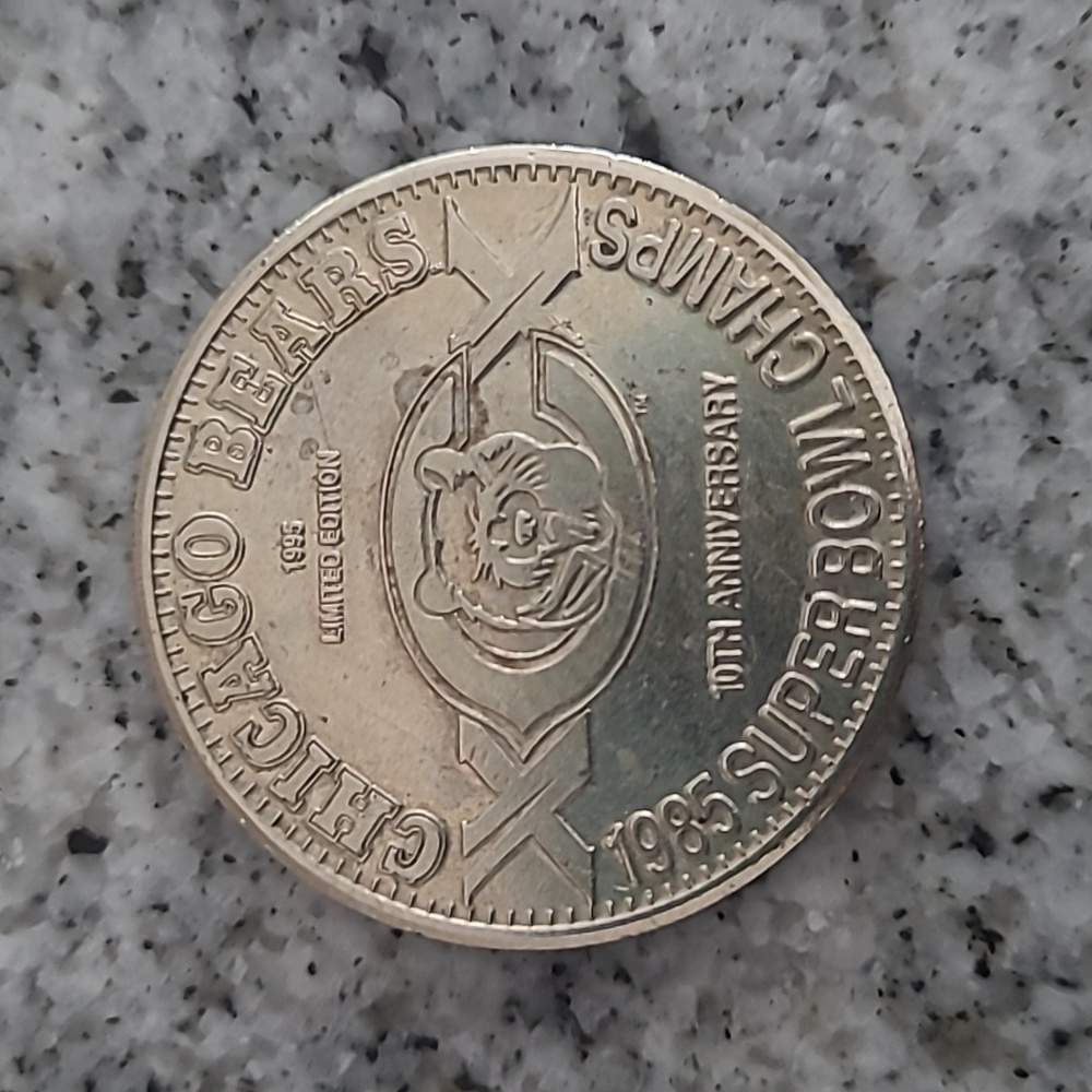 1995 Limited Edition 10th Anniversary Chicago Super Bowl Champs Collector's Coin